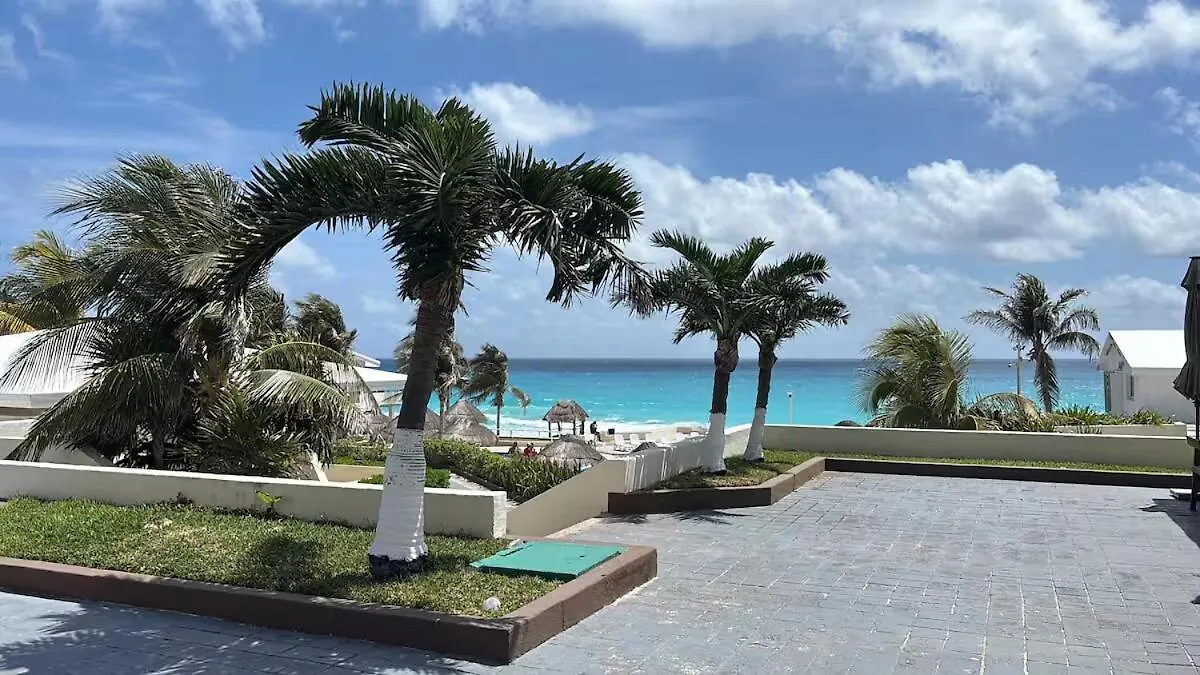 Despierta Frente A La Laguna Cancún Apartamento