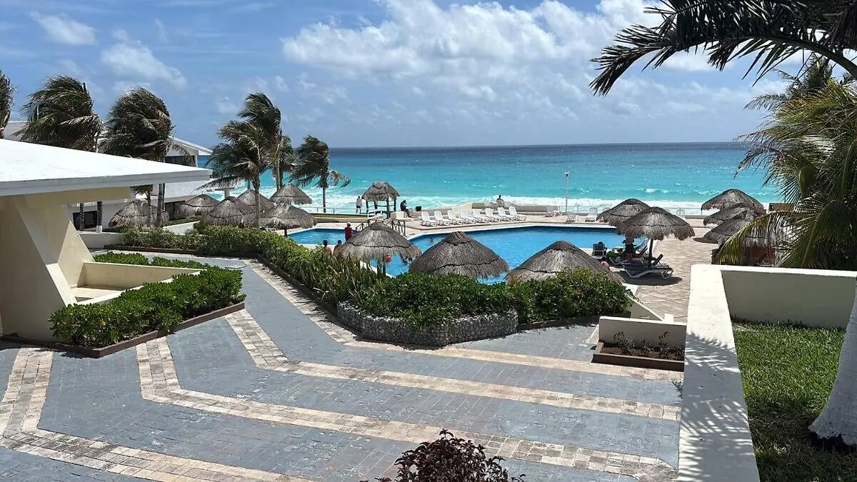 Despierta Frente A La Laguna Cancún