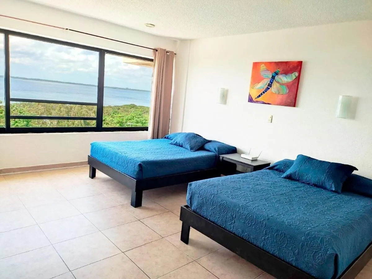 Despierta Frente A La Laguna Cancún 0*,  México